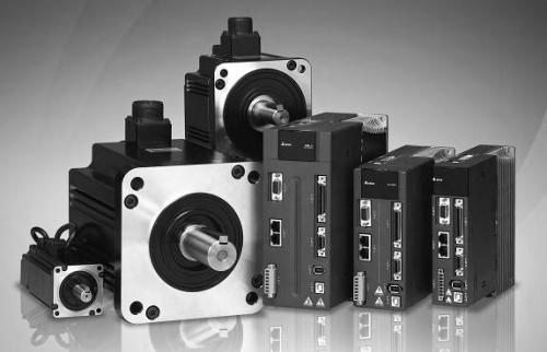 What are the characteristics of DC servo motors?